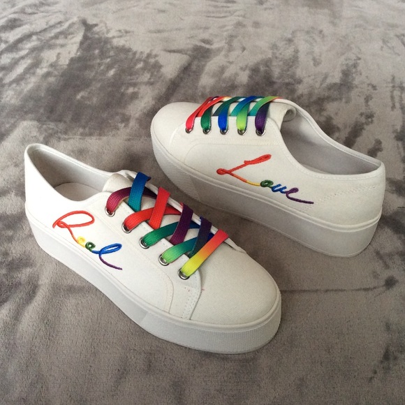 NIB Steve Madden Fink Real Love Platform Sneakers - Picture 2 of 4